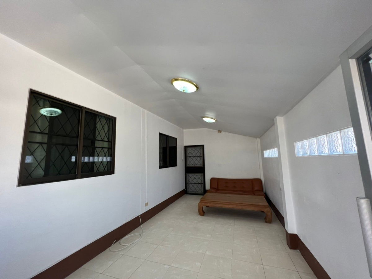 รูป ให้เช่าบ้านเดี่ยวชั้นเดียวในโครงการ มี 4 ห้องนอน 3 ห้องน้ำ 1 ห้องครัว จอดรถได้ 2 คัน - รูปที่ 6/22