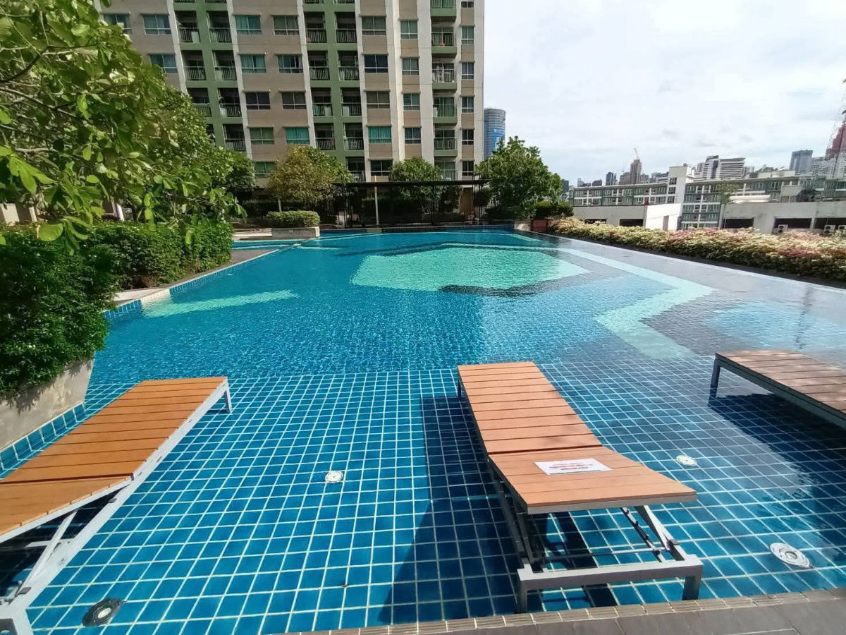 picture For Sale Lumpini Park Rama 9-Ratchada, 30 sqm. 1 bed fully furnished with pool view, just 2.2 MB near MRT Rama 9 - 17/18