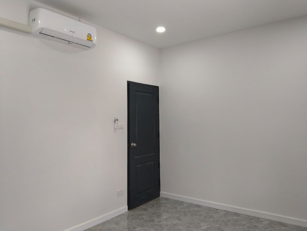 รูป ขายบ้านเดี่ยวชั้นเดียว 3 ห้องนอน 2 ห้องน้ำ 1 ห้องครัว 2 ที่จอดรถ - รูปที่ 5/6