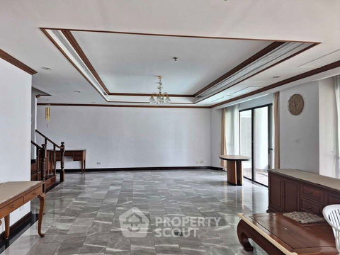 4-BR Condo at Le Raffine Sukhumvit 24 Condominium near BTS Phrom Phong (ID 2446744)