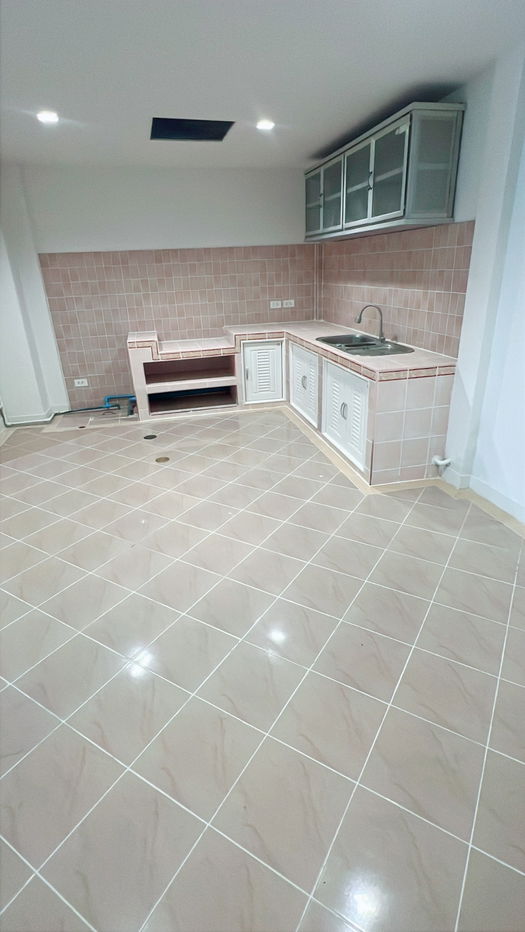 รูป 🚩ขายด่วน !! ทาวเฮ้าส์ หมู่บ้านบุศรินทร์ บ้านกล้วย ไทรน้อย !! - รูปที่ 11/21