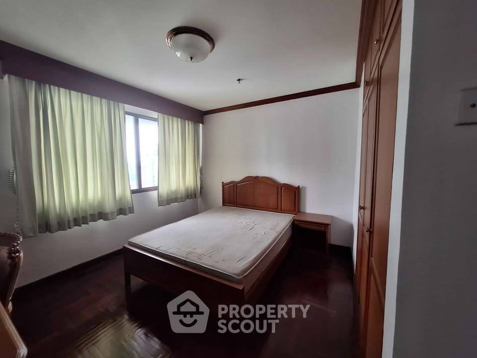 picture 4-BR Condo at Le Raffine Sukhumvit 24 Condominium near BTS Phrom Phong (ID 2446744) - 5/8