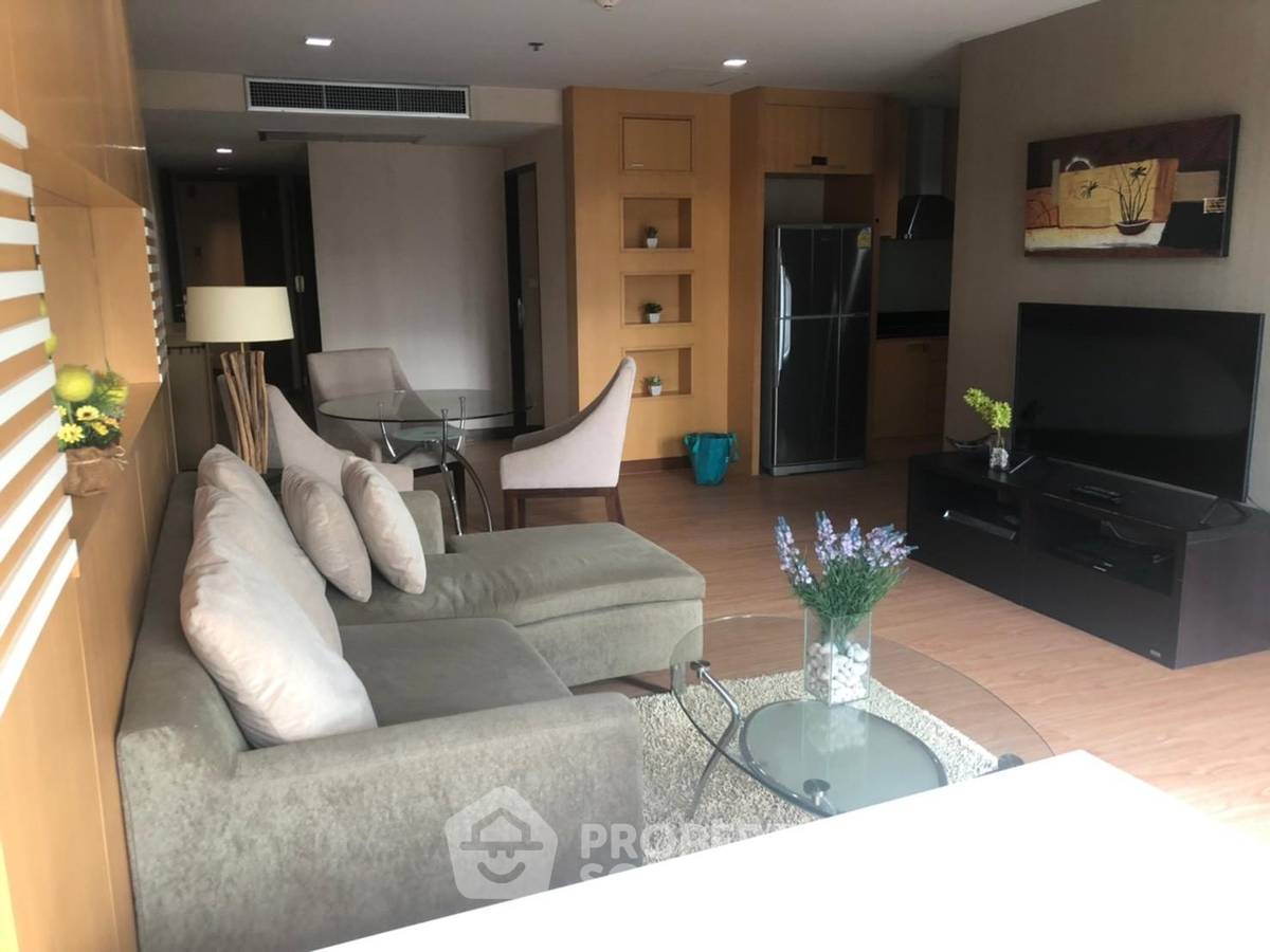 picture 2-BR Condo at Urbana Langsuan Condominium near BTS Ratchadamri (ID 452849) - 2/9