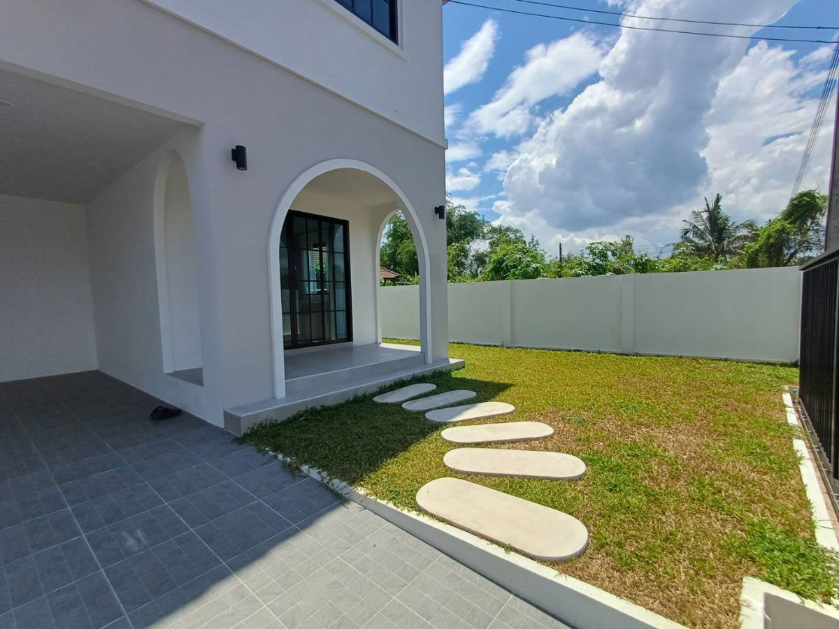 รูป ให้เช่าบ้านเดี่ยวสองชั้น 5 ห้องนอน 4 ห้องน้ำ 1 ห้องครัว 2 ที่จอดรถ - รูปที่ 3/30