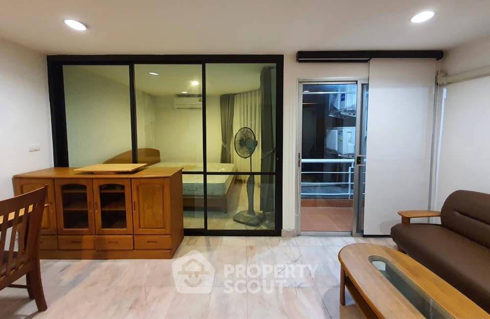 รูป คอนโด 1-ห้องนอน ที่ เดอะ ไพร์ม สวีท คอนโดมิเนียม ใกล้ BTS อโศก (ID 590715) - รูปที่ 1/8