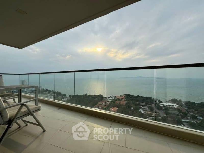 picture 2-BR Condo at The Peak Towers close to Phratamnak (ID 2453423) - 2/12