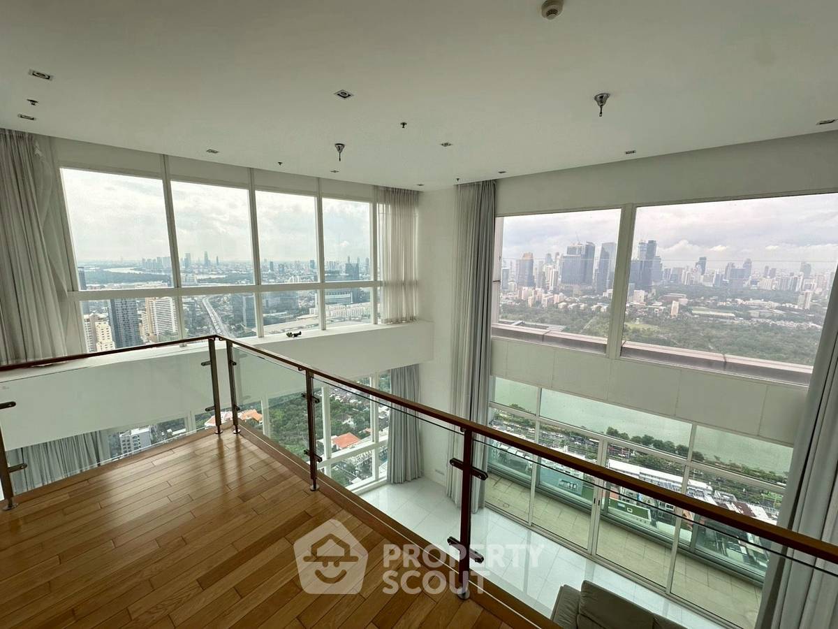 picture 3-BR Condo at Millennium Residence @ Sukhumvit Condominium near BTS Asok (ID 2464646) - 8/13
