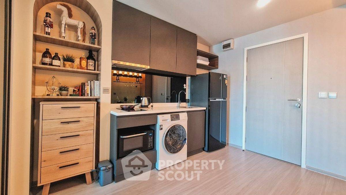 picture 1-BR Condo at Life Ladprao near BTS Ha Yaek Lat Phrao (ID 2150136) - 3/13