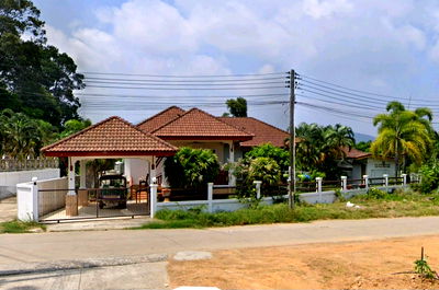 บ้านเดี่ยว บ.ไออาร์พีซี : ขายบ้านเดี่ยวยกพื้นสูง ใกล้หาดแม่รำพึง