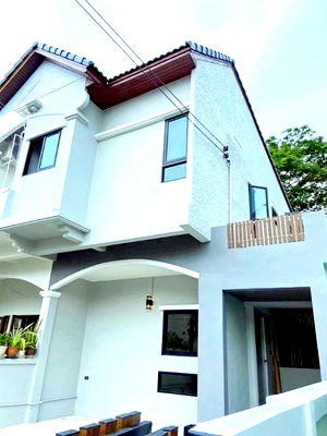 เช่าทาวน์โฮม พันธุ์ทิพย์พลาซ่า บางกะปิ : ใหม่ สวย หรู พร้อมเฟอร์ฯ 3นอน MRTหัวหมาก800ม. รพ.รามคำแหง 400 ม.ให้เช่าทาวน์โฮม 2 ชั้น 27 ตร.วา. 220 ตร.ม. รร.นานาชาติแอดเวนต์รามคำแหง