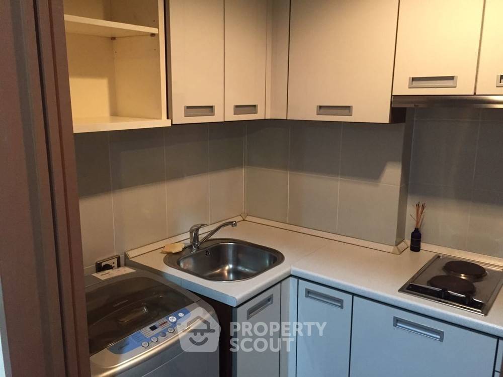 picture 1-BR Condo at Silom City Resort Condominium near BTS Chong Nonsi (ID 386685) - 3/5