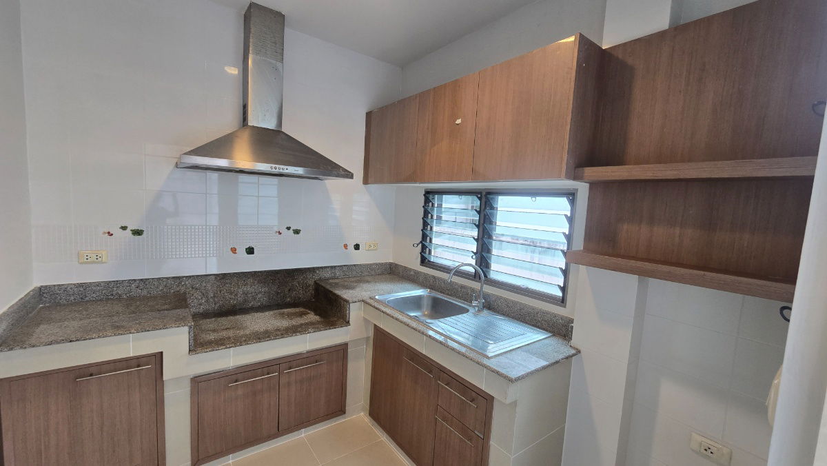 รูป ขายด่วน เจ้าของขายเอง ต่อรองได้ บ้านสวย 2 ชั้น โครงการ มัณฑนา เลค วัชรพล โซนด้านหน้าทะเลสาป สภาพใหม่ สวย ดูแลอย่างดี - รูปที่ 22/32