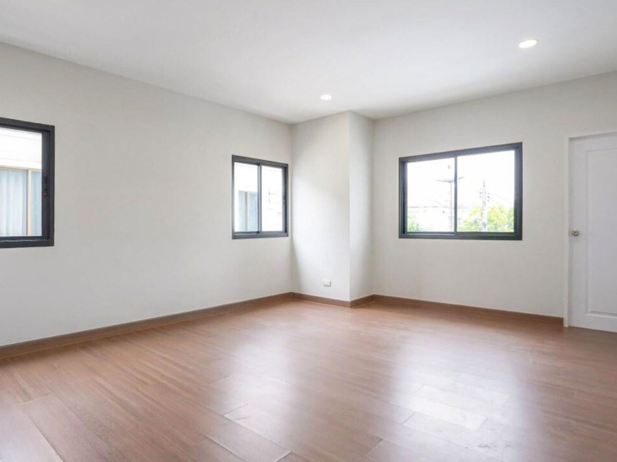 รูป บ้านเดี่ยวแจ้งวัฒนะ โครงการเพชรวัฒนะ  รีโนเวทใหม่ 4 ห้องนอน พื้นที่ใช้สอยจุก ๆ 232 ตร.ม. ใกล้รถไฟฟ้าสายสีชมพู สถานีศรีรัช และทางด่วน  - รูปที่ 9/12