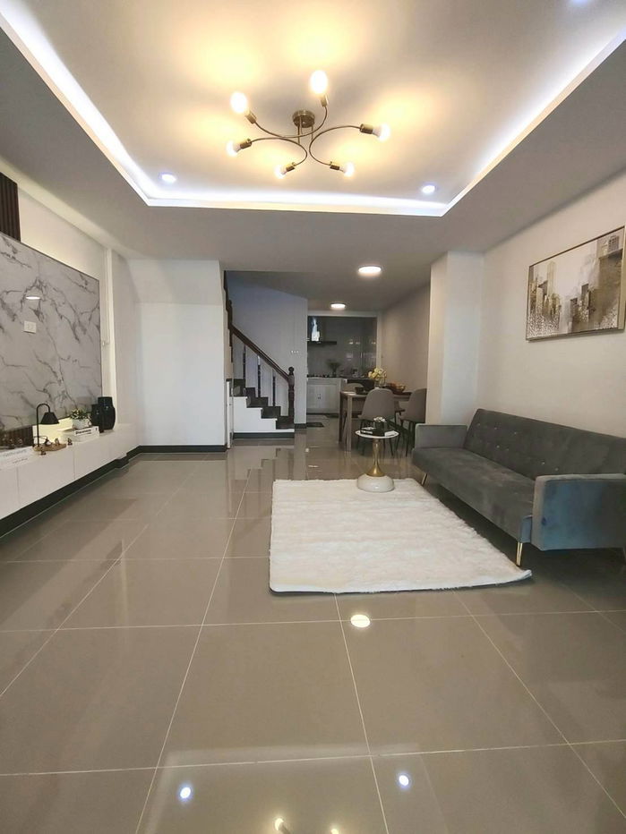 รูป ทาวน์เฮ้าส์ รีโนเวทใหม่ หมู่บ้าน เคซี.รามอินทรา 1 ซอย 17 ถนนหทัยราษฎร์ 39 สามวาตะวันตก คลองสามวา มีเฟอร์นิเจอร์พร้อมอยู่ - รูปที่ 5/21