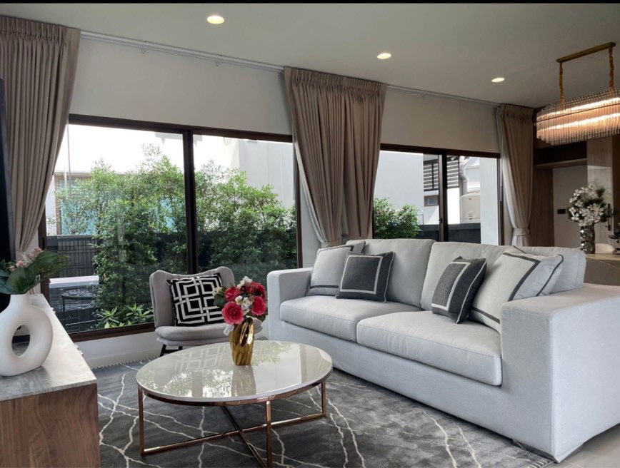 รูป uxury Home for Rent – Burasiri Krungthep Kreetha บ้านเดี่ยวหรู ตกแต่งเฟอร์ครบ พร้อมเข้าอยู่ ทำเลกรุงเทพกรีฑา ใกล้โรงเรียนนานาชาติ เหมาะสำหรับครอบครัว - รูปที่ 2/19
