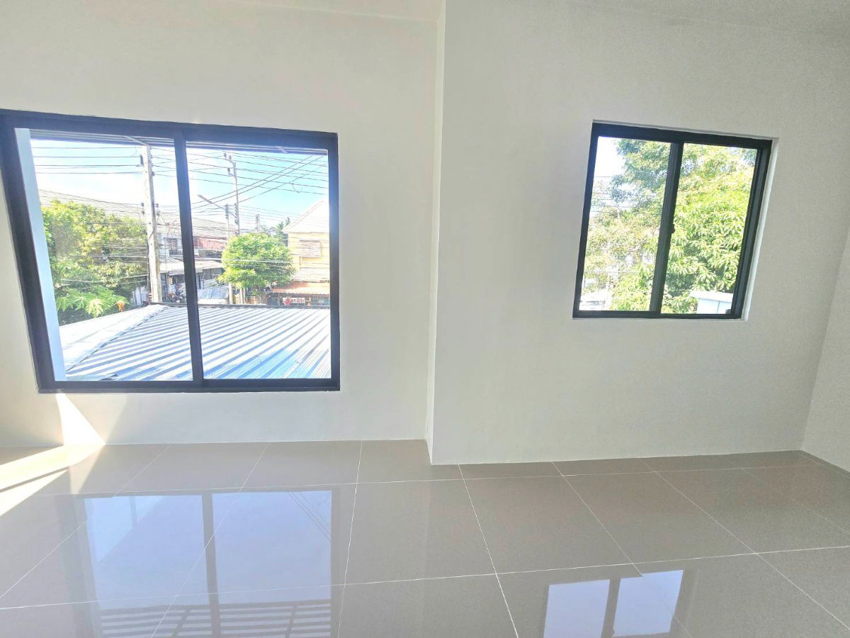 รูป บ้านแฝด 2 ชั้น แต่งใหม่ พร้อมอยู่ ต้นโครงการ หมู่บ้าน พฤกษา67 ลำลูกกา คลอง2 ถนนเสมาฟ้าคราม คูคต ลำลูกกา ปทุมธานี ใกล้รถไฟฟ้า - รูปที่ 23/29