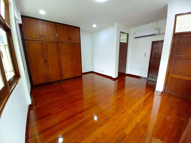 รูป ถ.ประชาชื่น25 MRTบางซื่อ รพ.เกษมราษฎร์ 900 ม.ให้เช่าบ้าน 2 ชั้นหลังใหญ่ 7น้ำ 90 ตร.ว. 300ตร.ม. Airbnbรัชดา 6นอน ม.เซ็นจอห์น 2.3 กม. - รูปที่ 3/8