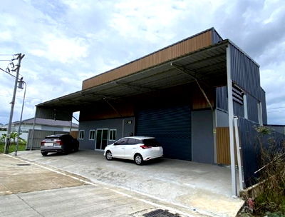 เช่าโรงงาน รังสิต คลองสอง : ให้เช่าโกดัง พร้อมสำนักงาน / พื้นที่ใช้สอย 250 ตารางเมตร ซอยบงกช 71 คลองหลวง ใกล้ ตลาดไท รถเทรลเลอร์เข้าออกได้