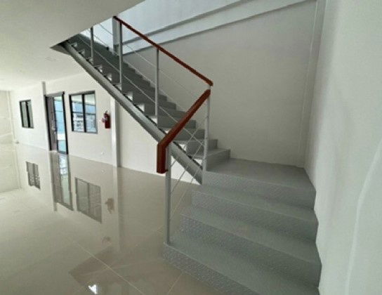 รูป ให้เช่าโกดัง พร้อมสำนักงาน โครงการ ไพร์ม เอสเตท เทพารักษ์ กม.25  พื้นที่ดิน 220 ตารางวา พื้นที่ใช้สอย 504 ตารางเมตร  รถเทรลเลอร์เข้าออกได้ - รูปที่ 10/10