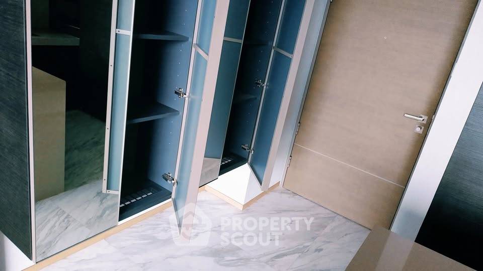 รูป คอนโด 1-ห้องนอน ที่ ศาลาแดง วัน ใกล้ MRT สีลม (ID 2438914) - รูปที่ 12/13