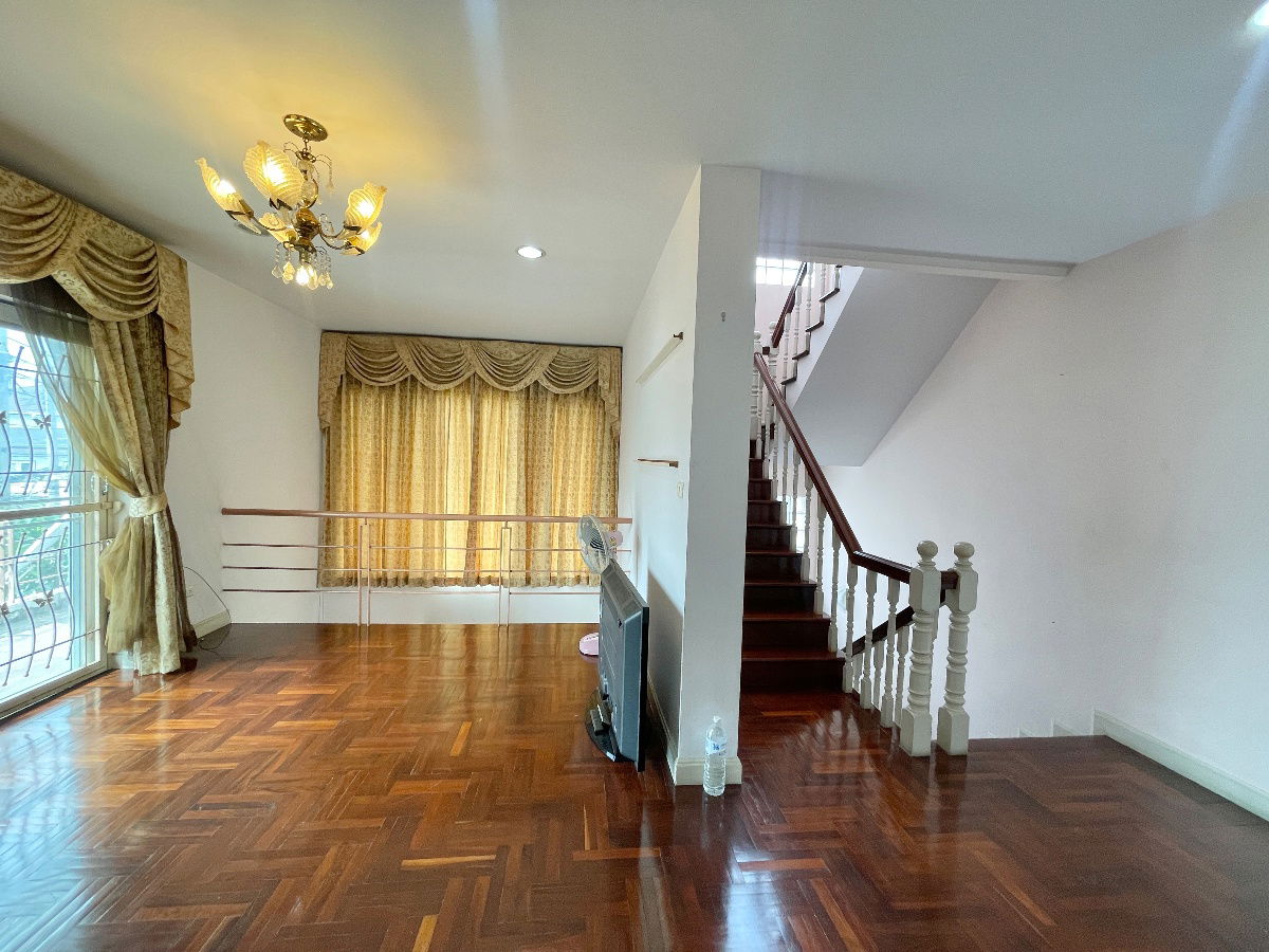 รูป ให้เช่าบ้านเดี่ยว 3 ชั้น 5 ห้องนอน 4 ห้องน้ำ ตกแต่งครบ พร้อมอยู่ โครงการเสนานิเวศน์ 1ภาพ เดินทางสะดวก ใกล้ BTS เสนานิคม & ใกล้ Central Eastville - รูปที่ 17/20