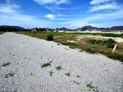 ที่ดิน ม.นานาชาติแสตมฟอร์ด หัวหิน : ขายที่ดิน 1 ไร่ เหมาะกับการสร้างบ้าน ทำเลดี ใกล้สนามกอล์ฟแบล็คเมาน์เทน