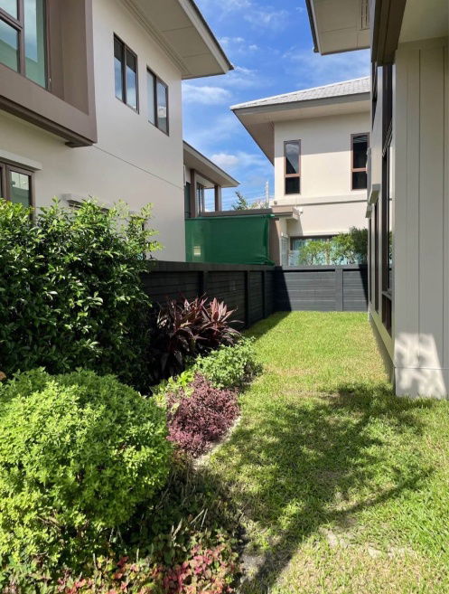 รูป uxury Home for Rent – Burasiri Krungthep Kreetha บ้านเดี่ยวหรู ตกแต่งเฟอร์ครบ พร้อมเข้าอยู่ ทำเลกรุงเทพกรีฑา ใกล้โรงเรียนนานาชาติ เหมาะสำหรับครอบครัว - รูปที่ 18/19