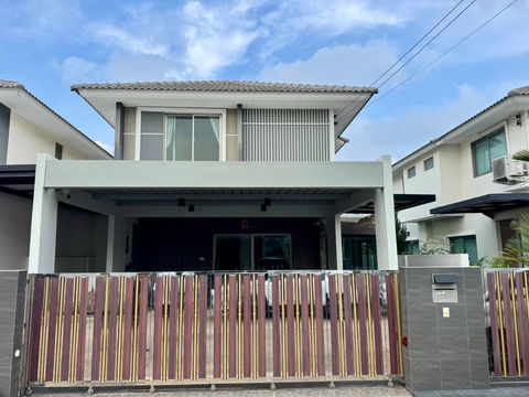 ให้เช่าบ้านเดี่ยว ม.แกรนด์วัลเล่ย์ สุขุมวิท เลี่ยงหนองมน