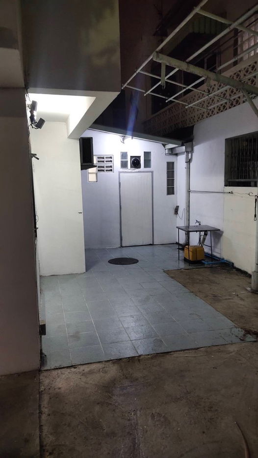 รูป ให้เช่าบ้านเดี่ยว สุทธิสาร–รัชดา เดินไป MRT สุทธิสารได้ บ้าน 2 ชั้น 4 ห้องนอน 2 ห้องน้ำ พื้นที่ 50 ตร.วา  จอดรถในบ้านได้ 3 คัน บ้านเปล่า  - รูปที่ 5/29