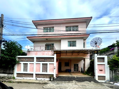 เช่าบ้านเดี่ยว เดอะ คริสตัล : ให้เช่าบ้านเดี่ยว 3 ชั้น 5 ห้องนอน 4 ห้องน้ำ ตกแต่งครบ พร้อมอยู่ โครงการเสนานิเวศน์ 1ภาพ เดินทางสะดวก ใกล้ BTS เสนานิคม & ใกล้ Central Eastville 