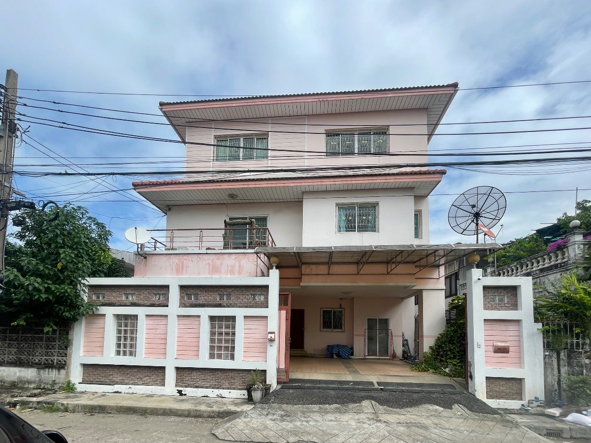 รูป ให้เช่าบ้านเดี่ยว 3 ชั้น 5 ห้องนอน 4 ห้องน้ำ ตกแต่งครบ พร้อมอยู่ โครงการเสนานิเวศน์ 1ภาพ เดินทางสะดวก ใกล้ BTS เสนานิคม & ใกล้ Central Eastville - รูปที่ 1/20