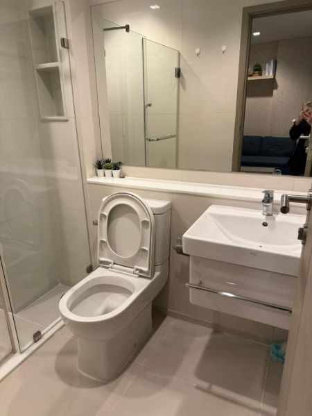 รูป For rent 💥Life Asoke rama9💥 Beautiful room, ready to move in, beautifully decorated, fully furnished. - รูปที่ 5/13