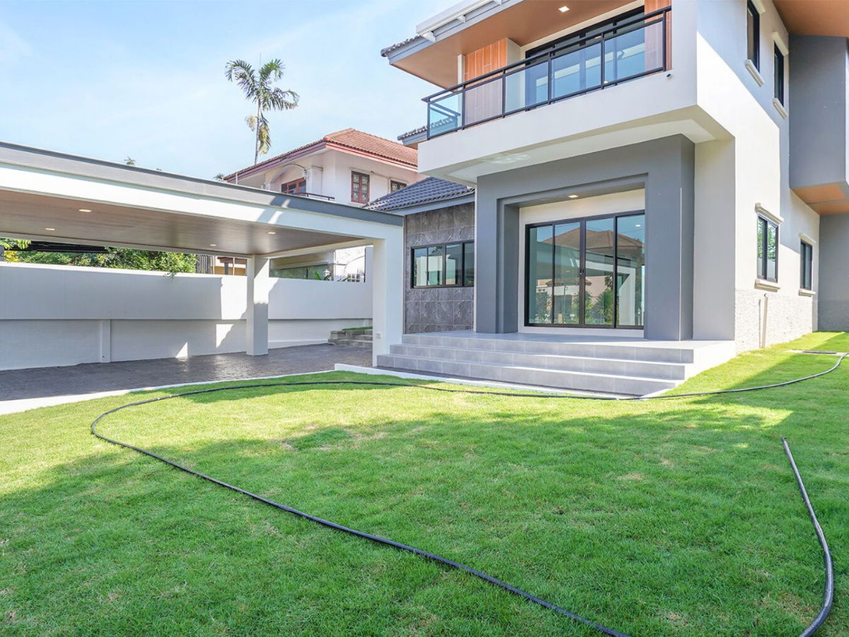 รูป "ความสุขเริ่มต้นที่บ้านเดี่ยว โครงการคุณภาพ เมืองเอก 8 พิเศษด้วยสระว่ายน้ำส่วนตัว หันหน้าทิศใต้ รับลมเย็นสบายตลอดปี!" - รูปที่ 2/17