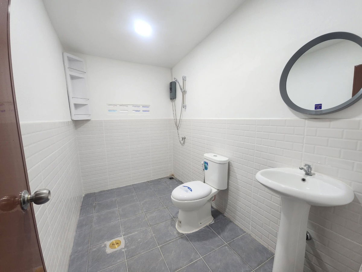 picture Hot Deal! Great Value ! Detached House in Huay Yai located near Wat Theppabutr 3beds 2baths - 15/19