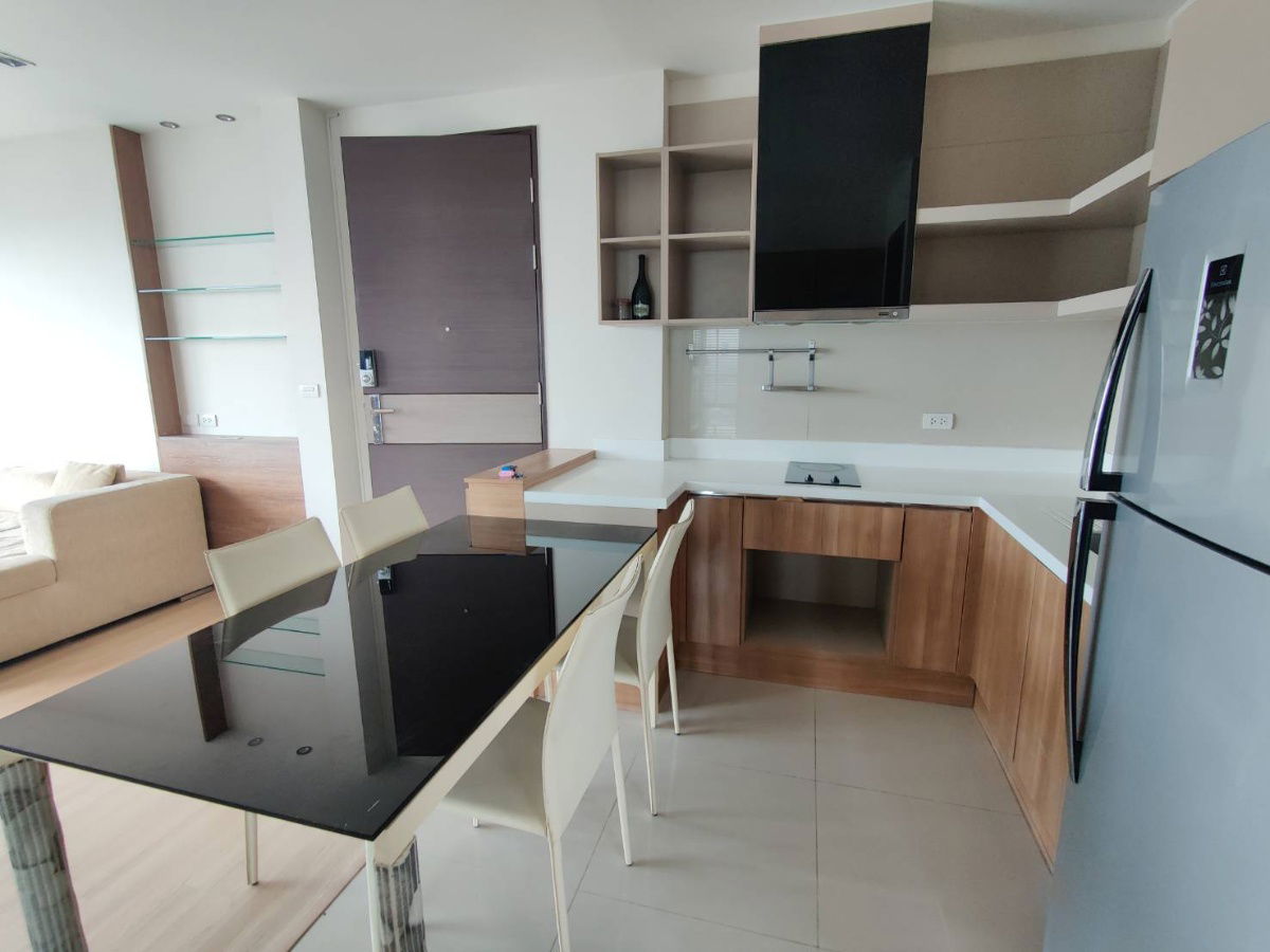 รูป ** ให้เช่า Rhythm Sathorn - ขนาด 66 ตร.ม. 2 ห้องนอน 2 ห้องน้ำ ห้องมุม เห็นโค้งน้ำ ** - รูปที่ 2/12