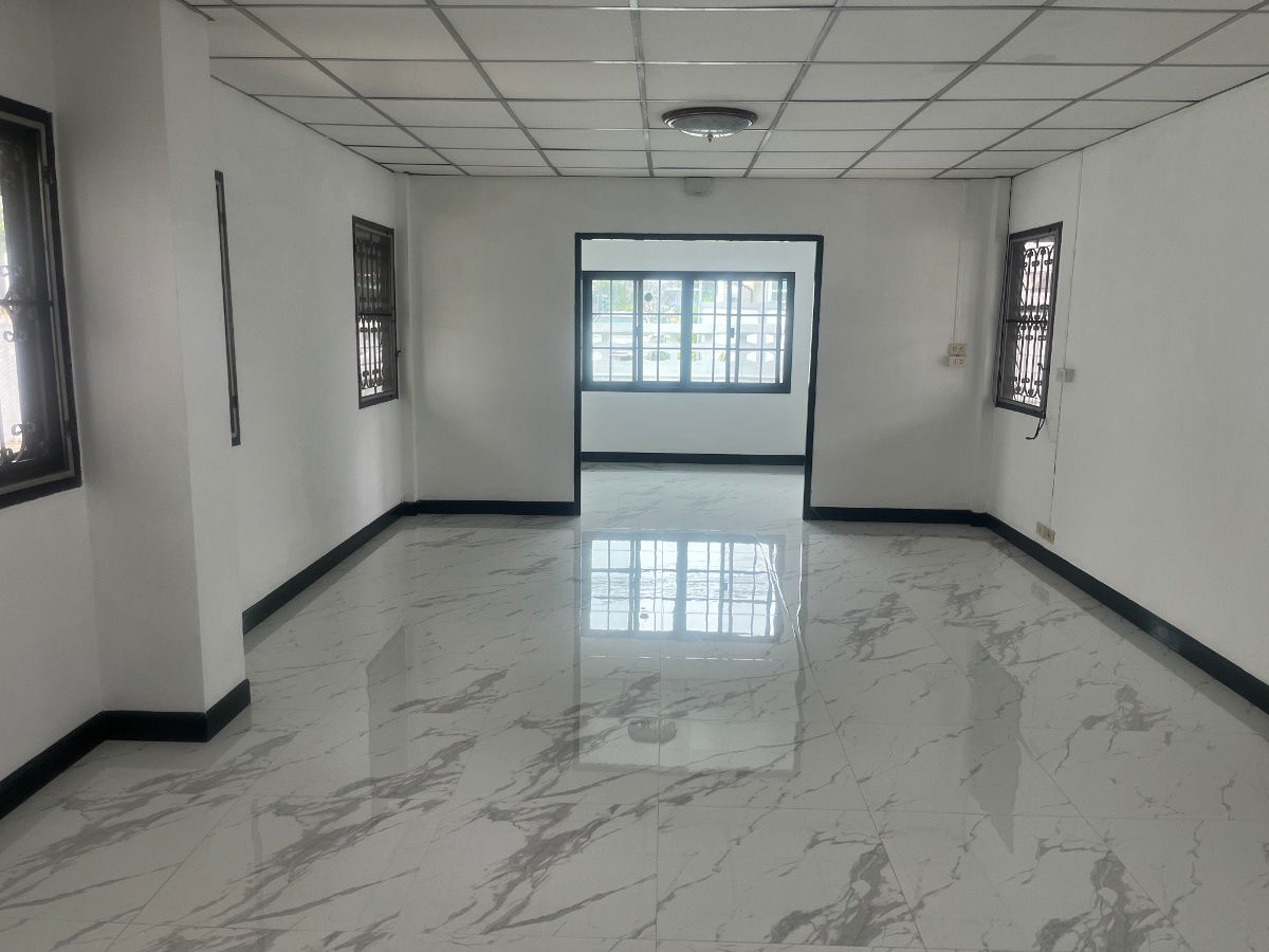 รูป ให้เช่าบ้านเดี่ยว 63 ตร.วา หมู่บ้านเลิศอุบล4 ซอยนาคนิวาส 48 แยก14-13 ถนนนาคนิวาส แขวงลาดพร้าว - รูปที่ 8/12