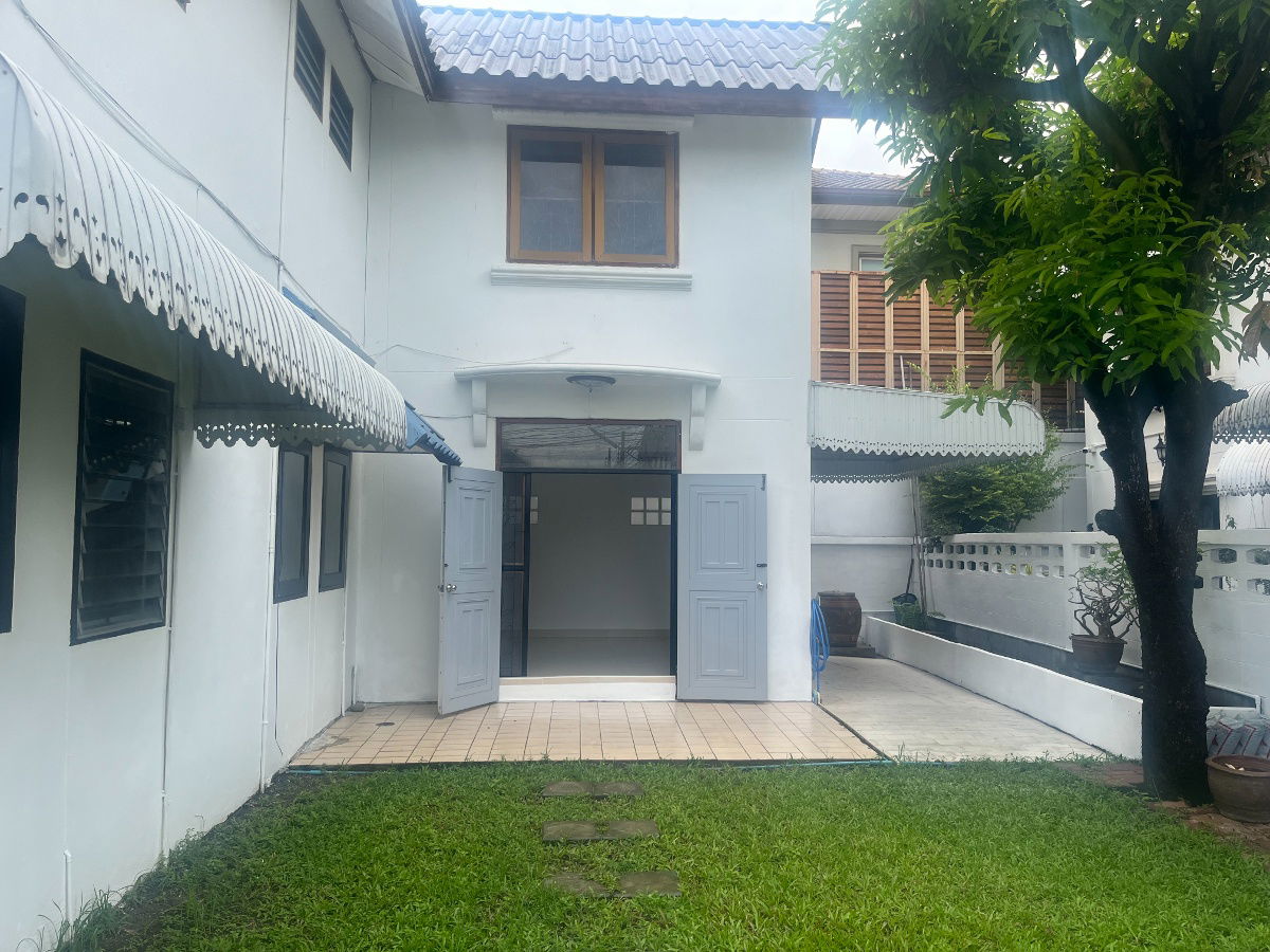 รูป ให้เช่าบ้านเดี่ยว 63 ตร.วา หมู่บ้านเลิศอุบล4 ซอยนาคนิวาส 48 แยก14-13 ถนนนาคนิวาส แขวงลาดพร้าว - รูปที่ 2/12