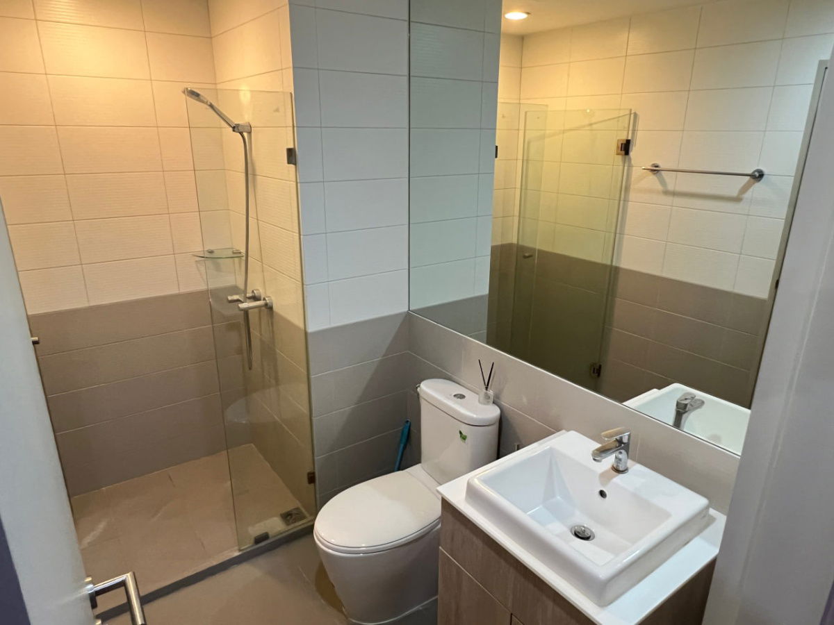 รูป Ideo Q Chula Samyan【𝐒𝐄𝐋𝐋 & 𝐑𝐄𝐍𝐓】🔥ความเรียบหรูที่มาพร้อมการตกแต่งลงตัว เท่ดาร์กโทน เฟอร์แน่น🔥  ติดต่อไลน์ไอดี: @hacondo - รูปที่ 10/10