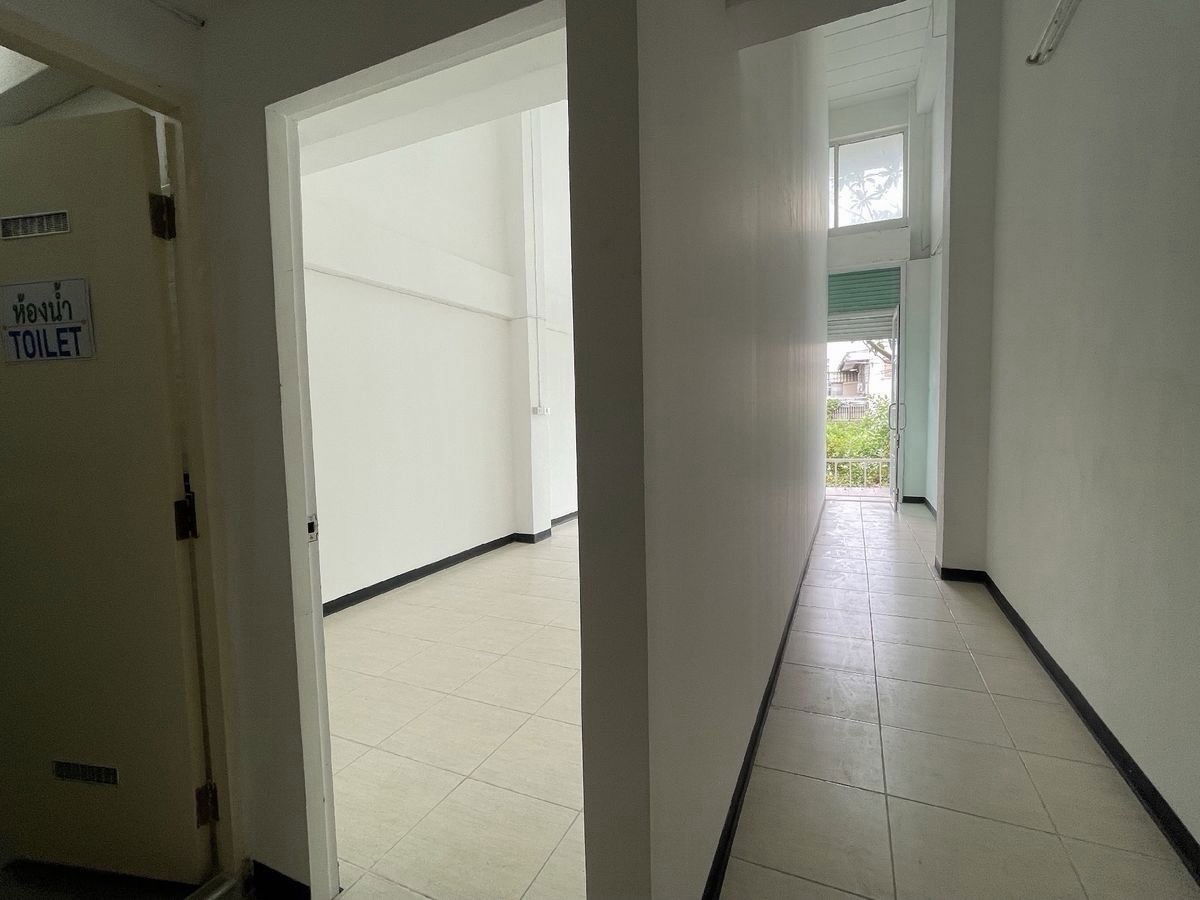 รูป ขายอาคารพาณิชย์ 4 ชั้น 5 คูหา ที่ดิน 100 ตร.วา ใกล้สุขุมวิท เดินทางง่าย  - รูปที่ 5/17