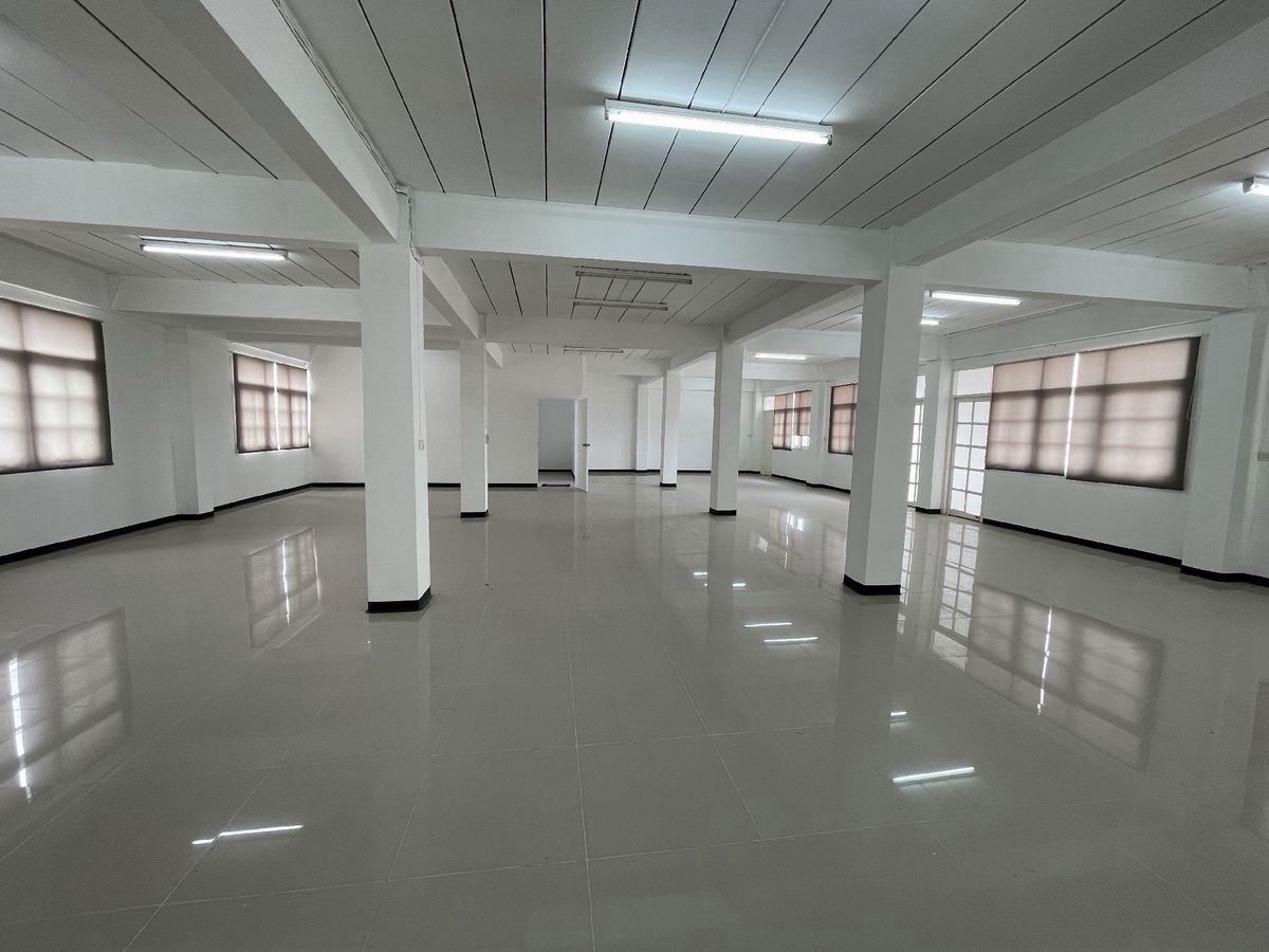 รูป ขายอาคารพาณิชย์ 4 ชั้น 5 คูหา ที่ดิน 100 ตร.วา ใกล้สุขุมวิท เดินทางง่าย  - รูปที่ 13/17