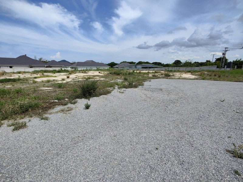 รูป ขายที่ดิน 1-0-0 ไร่ เป็นแปลงสร้างบ้านชั้นเยี่ยม ใกล้สนามกอล์ฟแบล็คเมาน์เทน - รูปที่ 3/14