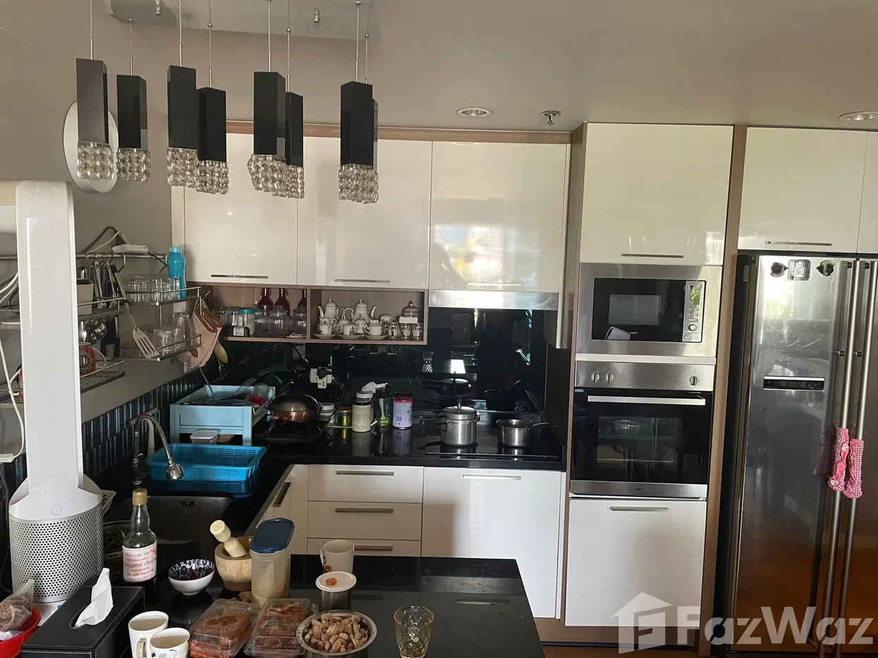 picture . 1887307 - 2/18