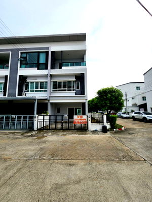 Townhouses for sale Bang Khen : Townhome for sale, 3 floors, corner unit: The Ricco Town Watcharapol, Soi Rommit Phatthana, Tha Raeng Subdistrict, Bangkhen District, Bangkok