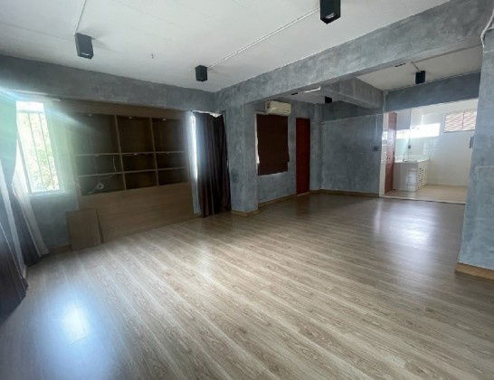 รูป ให้เช่าอาคารสำนักงาน 4.5 ชั้น มีลิฟท์ขนสินค้า ซอยพระราม 9 ซอย 43 พื้นที่ใช้สอยกว่า 900 ตารางเมตร - รูปที่ 10/12