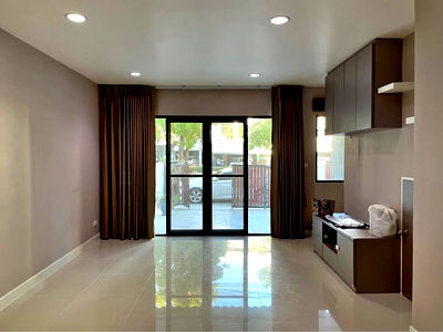 เช่าทาวน์โฮม ม.รามคำแหง : R2821 ให้เช่าทาวน์โฮม 3 ชั้น บ้านกลางเมือง พระราม 9-รามคำแหง (ว่างค่ะ)