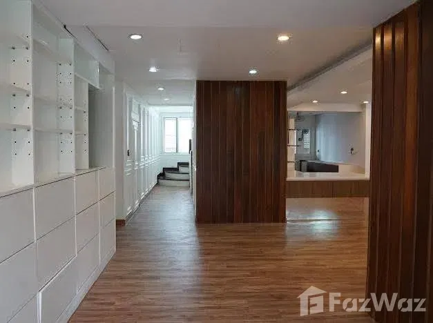 picture European home place 5915330 - 7/48