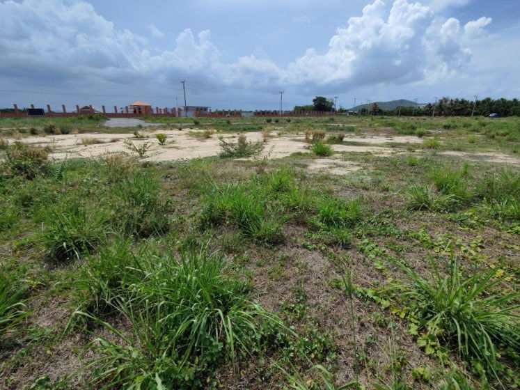 รูป ขายที่ดิน 1-0-0 ไร่ เป็นแปลงสร้างบ้านชั้นเยี่ยม ใกล้สนามกอล์ฟแบล็คเมาน์เทน - รูปที่ 13/14