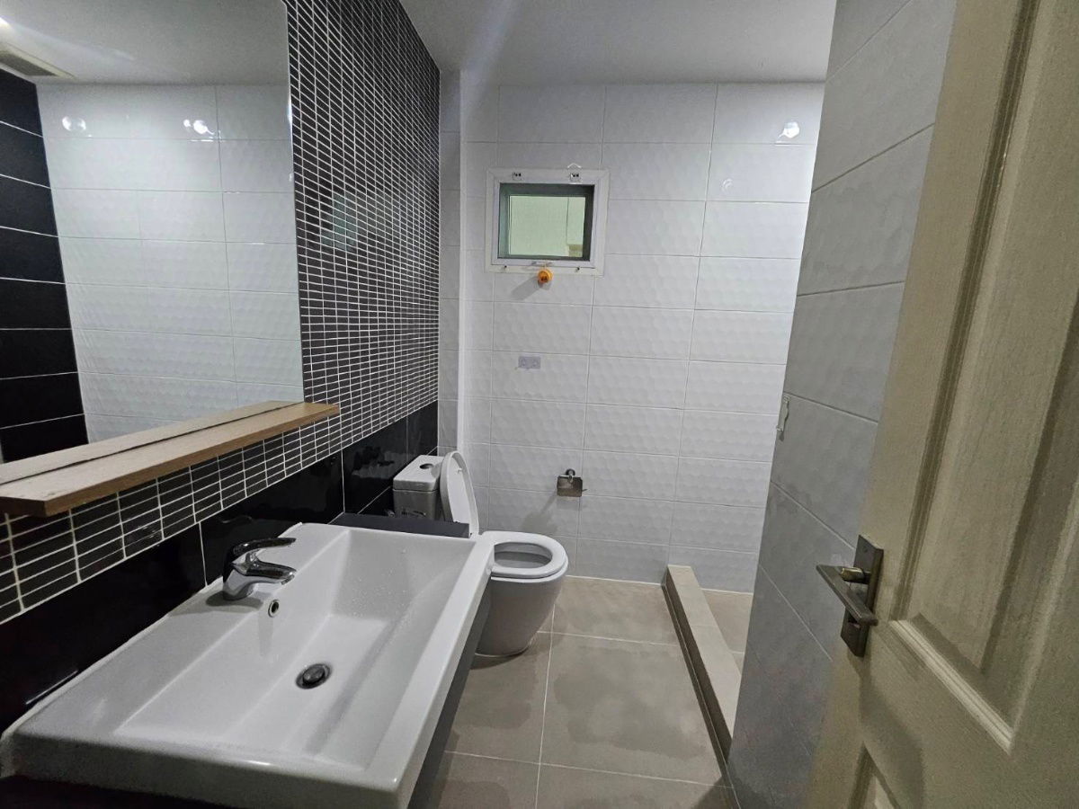 รูป ให้เช่าบ้านลัดดารมย์ชัยพฤกษ์-แจ้งวัฒนะ ตกแต่งพร้อมอยู่ แอร์ 5 เครื่อง - รูปที่ 7/32