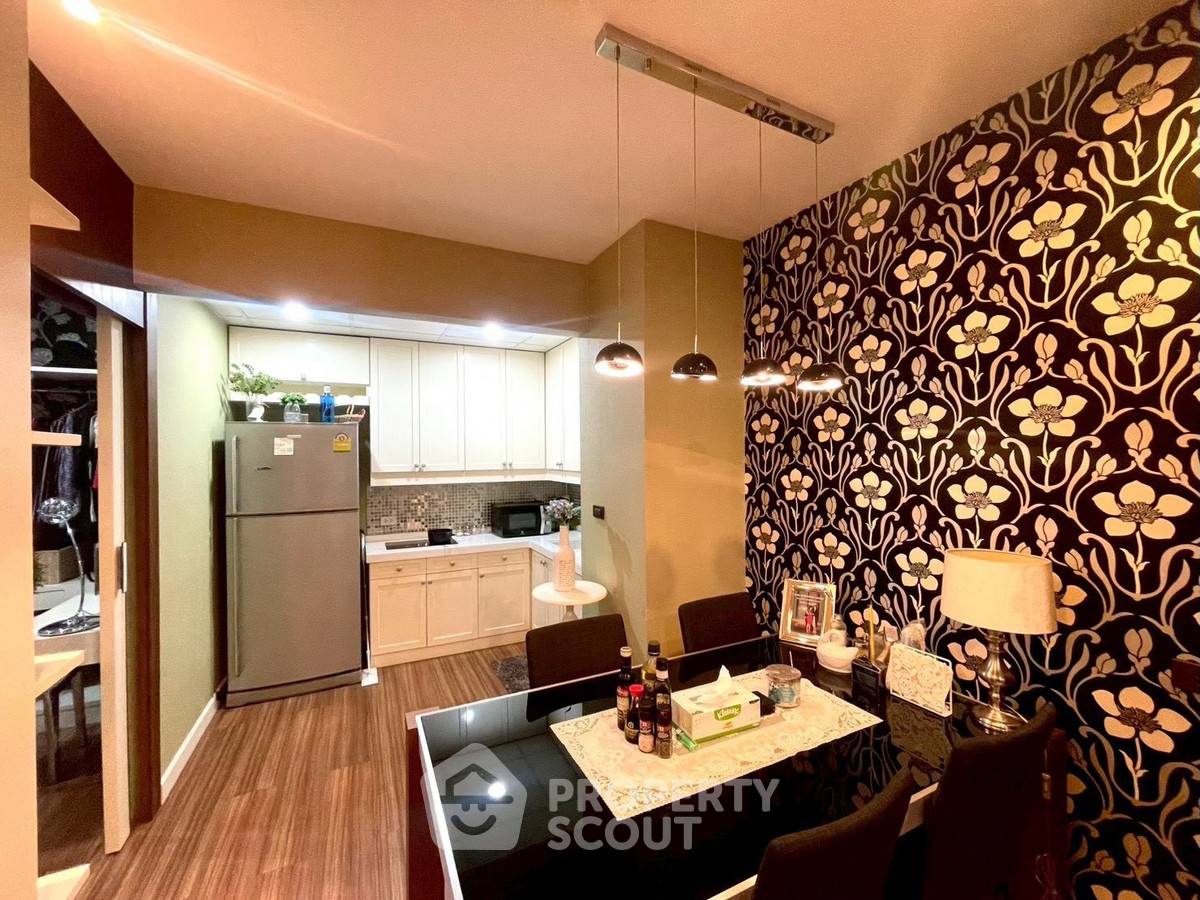 picture 1-BR Condo at Sathorn House Condominium near BTS Surasak (ID 2454904) - 6/11