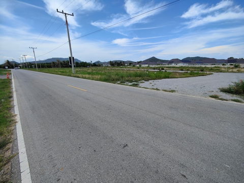 ขายที่ดิน 1-0-78.9 ไร่ แปลงหัวมุมติดถนนใหญ่ ที่ดินตั้งอยู่ใกล้ใจกลางเมืองหัวหิน